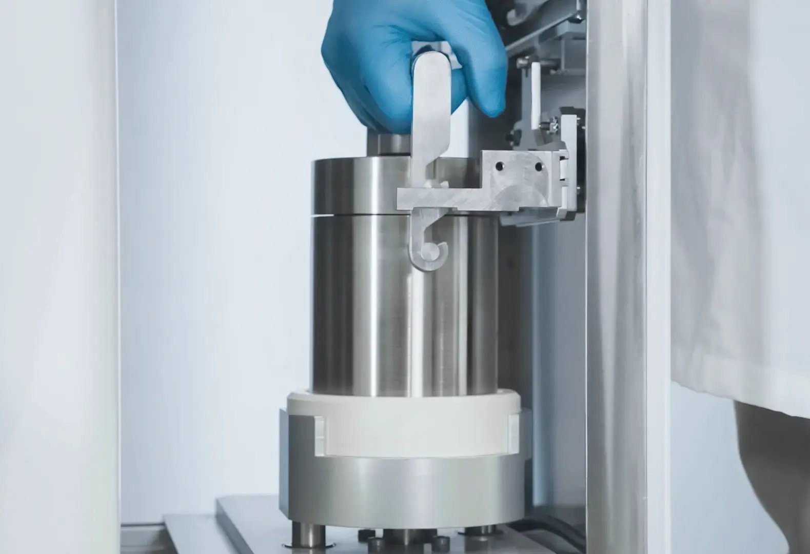 KARL100 - Radiopharmaceutical Dispensing and Infusion (6)